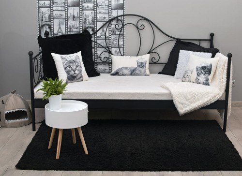 Sofa Retro, metalowa kanapa utrzymana w retro klimacie