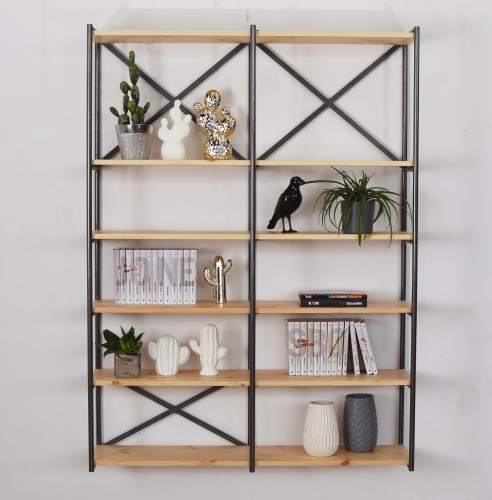 Minimalistyczny regał X o industrialnych charakterze