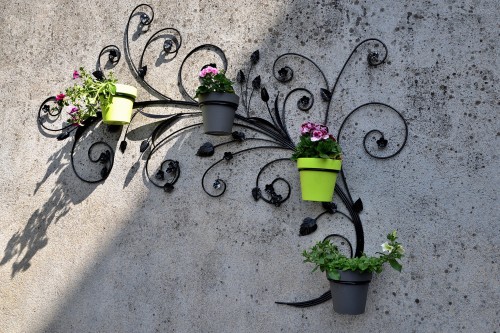 Duży ozdobny kwietnik ścienny