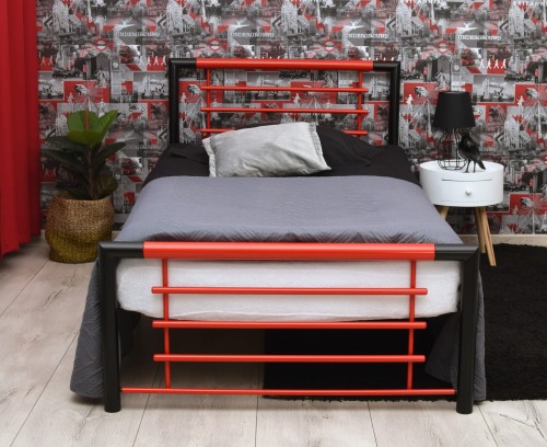 Młodzieżowe łóżko metalowe Black and Red