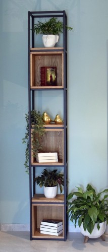 OLO Pionowy regał metalowy.jpg