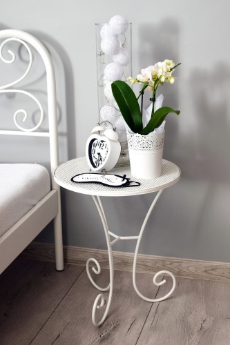 GLAMI romantyczny, metalowy stoliczek
