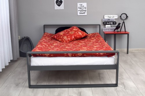 Pojedyncze łóżko metalowe QUADRO w kolorze grafitowym